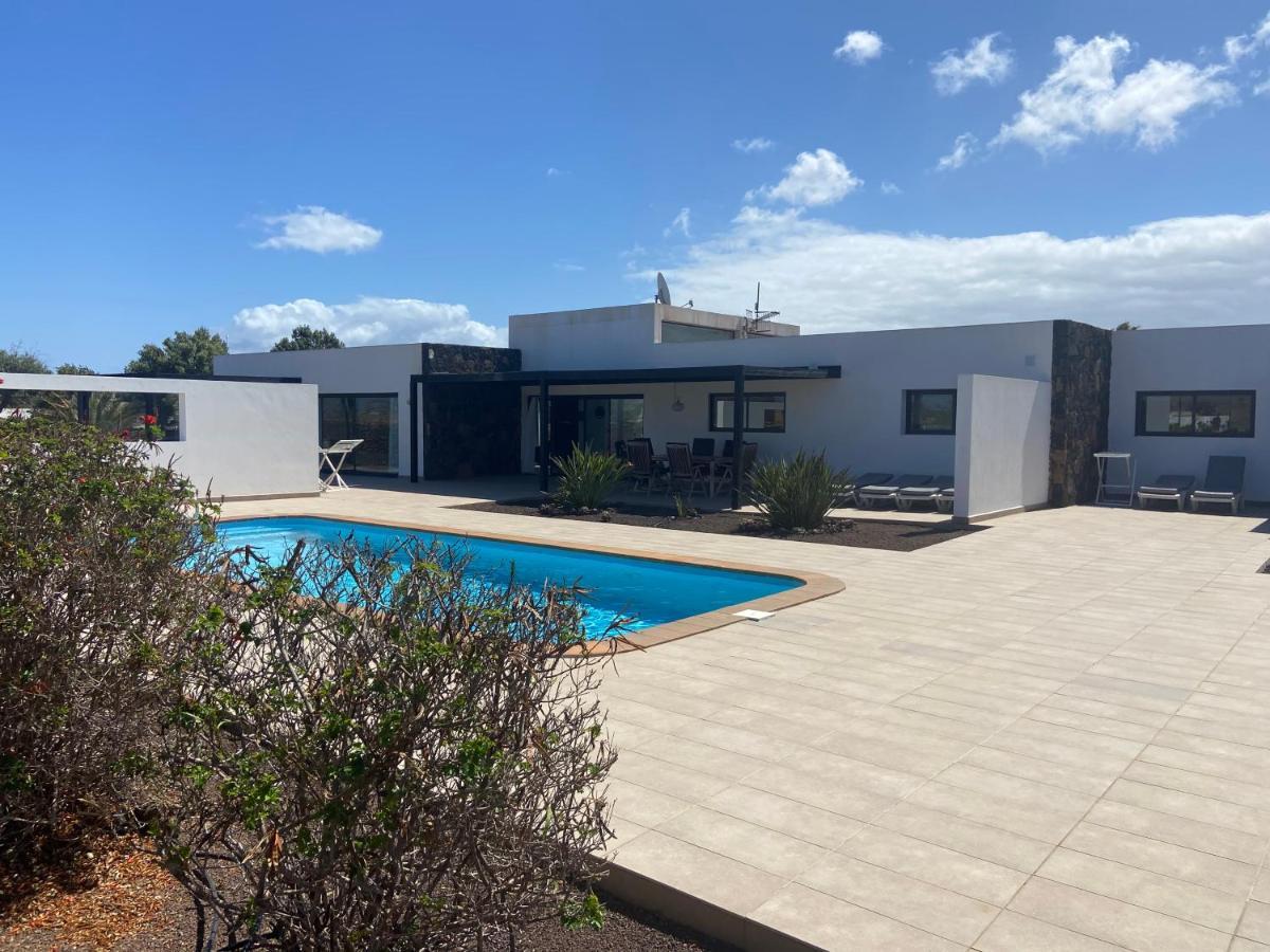 Heated & Shared Pool Villa Matriana 36A, North Shore Villas 拉哈雷斯 外观 照片