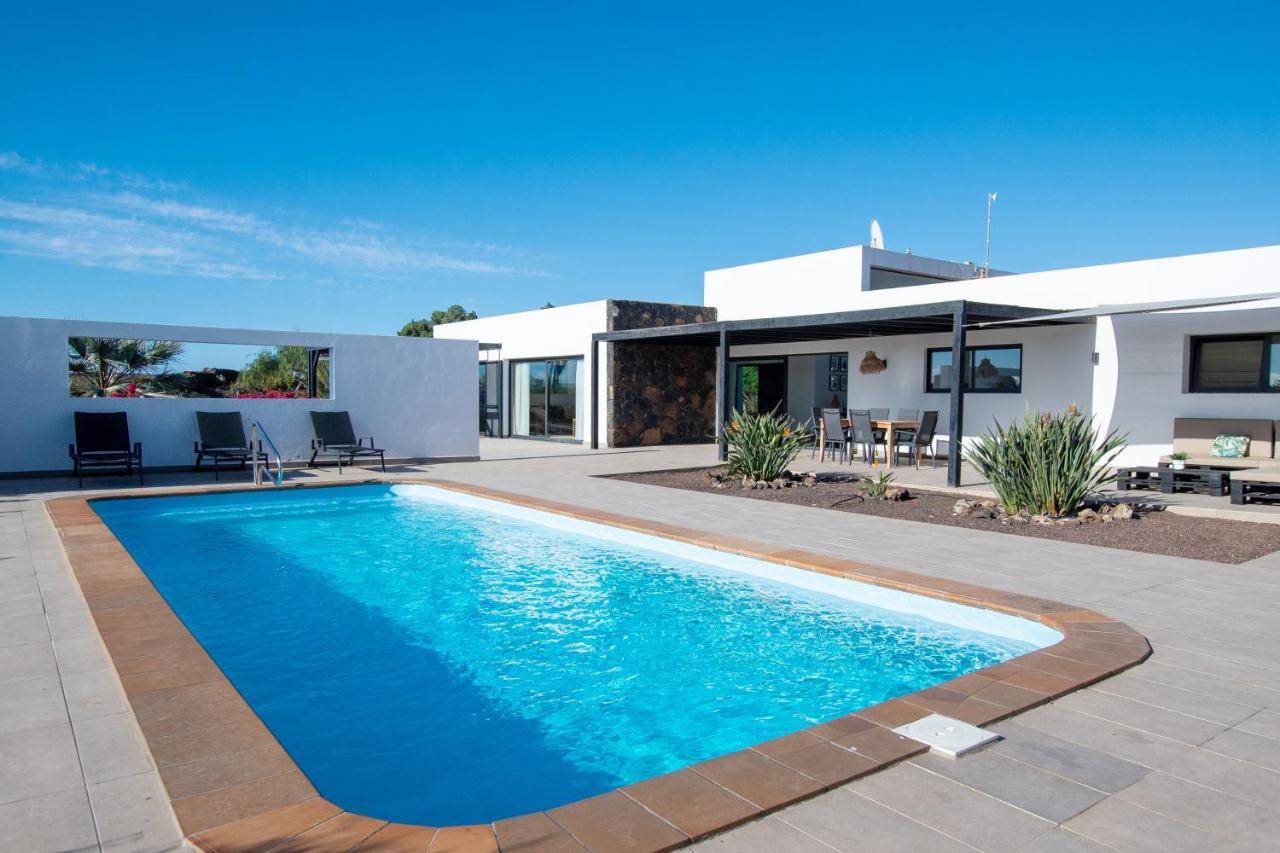 Heated & Shared Pool Villa Matriana 36A, North Shore Villas 拉哈雷斯 外观 照片