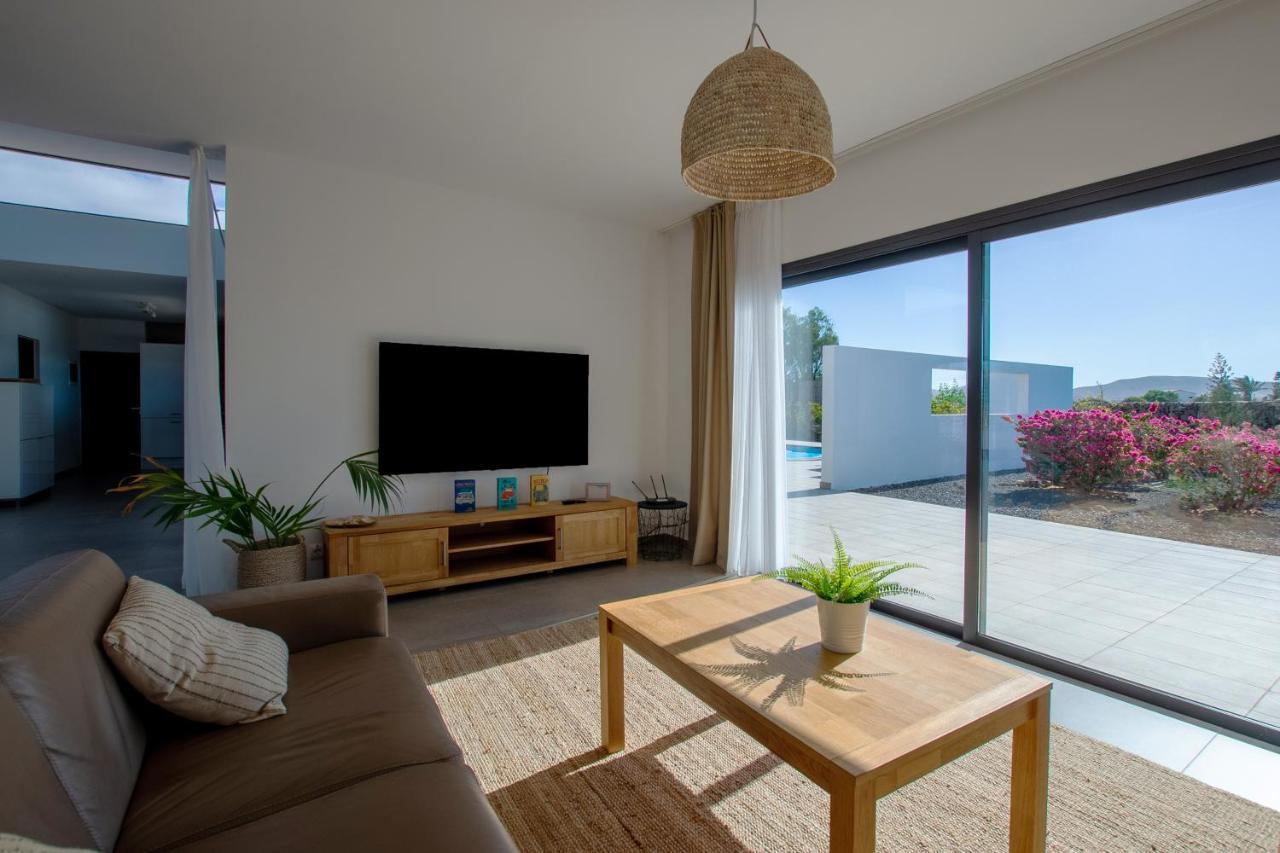 Heated & Shared Pool Villa Matriana 36A, North Shore Villas 拉哈雷斯 外观 照片